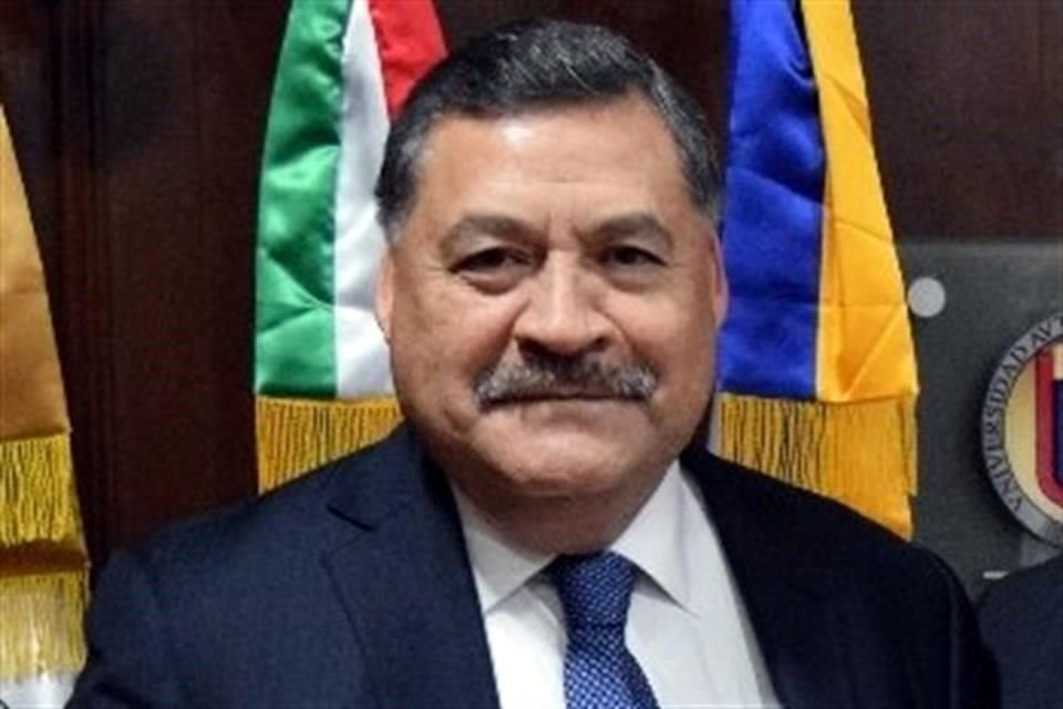 Santos Guzmán.