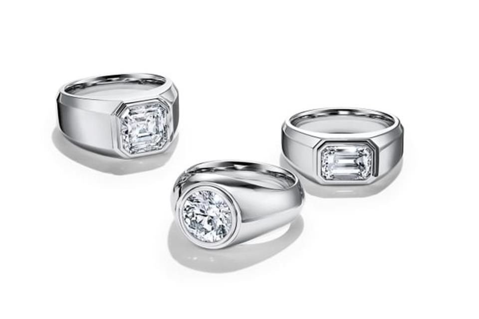Tiffany & Co. propone tres diversos modelos anillos para su línea Charles Tiffany Setting.