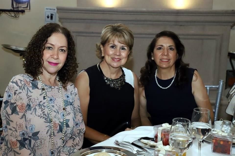 Graciela Garza, Tere Sosa de Fernández y Mirthala Rodríguez de Castro