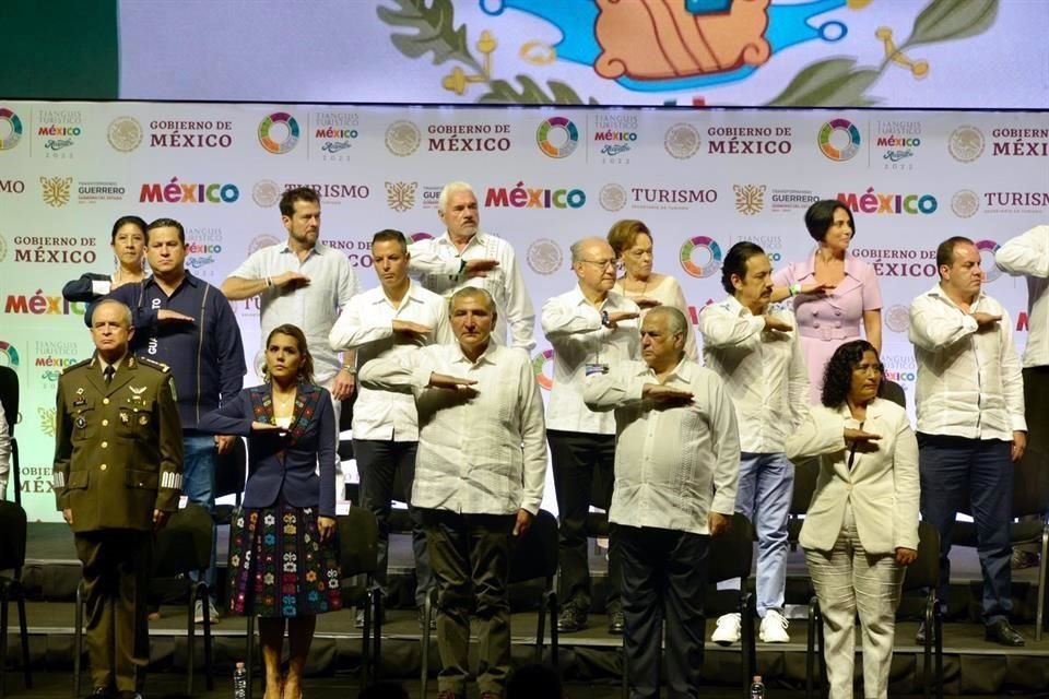 De acuerdo con López, la Gobernadora Evelyn Salgado que Acapulco repita como sede del Tianguis Turístico en 2024.