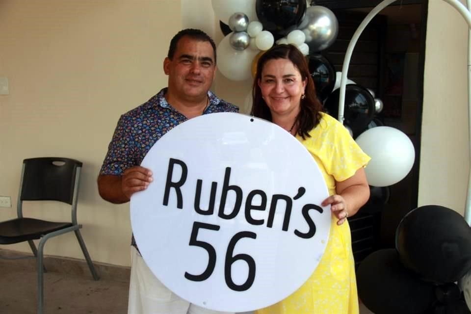Rubén González Calderón y Sofía Rosales de González