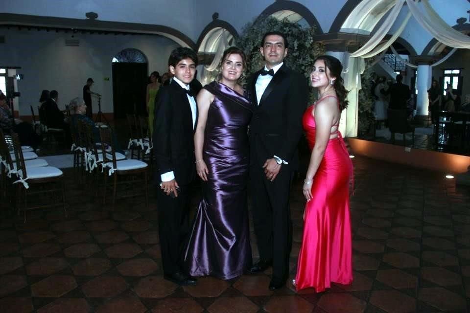 Bernardo Guerrero, José  Guerrero, Leticia Treviño y Sofía Guerrero