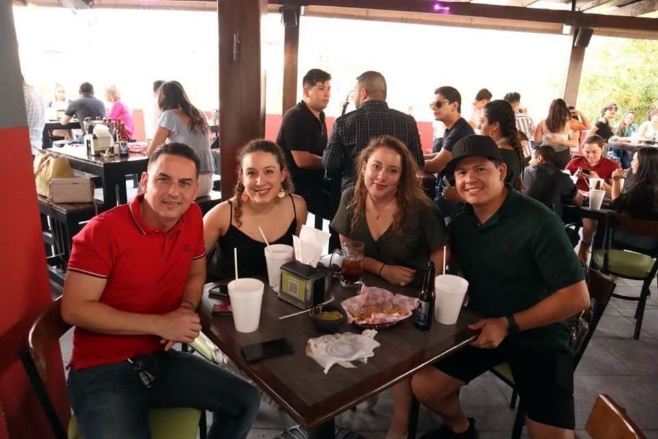 Adalberto Cavazos, Kati Barovier, Carolina Barovier y Ricardo Jerez