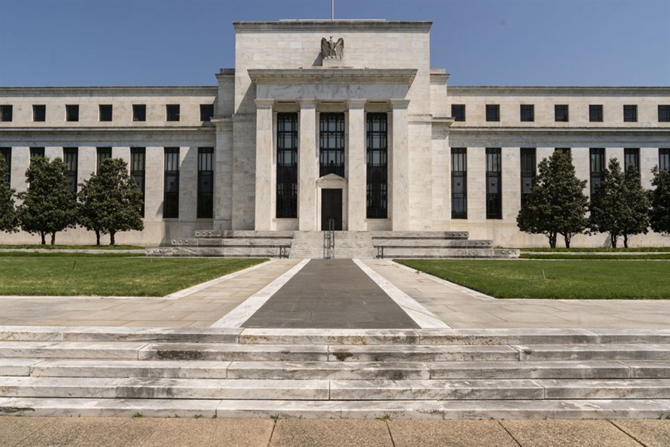 Se espera que la Fed eleve esta semana en 25 puntos base su tasa de referencia, a un rango de entre 4.5% y 4.75%.