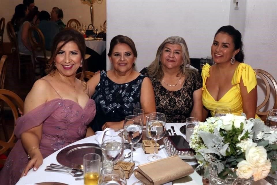 Mirna Martínez, Gloria Valdez, Norma Villarreal y Brenda Tijerina