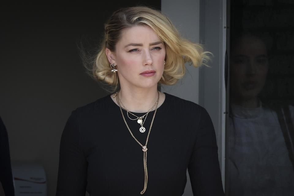 La actriz Amber Heard describió la decisión del jurado como un retroceso para todas las mujeres que son víctimas de violencia doméstica.