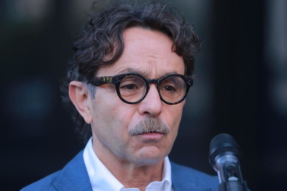 El diputado Gabriel Quadri pidió medidas cautelares para que 'esclavos no vengan a México'.