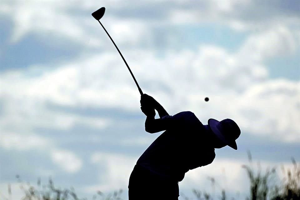 El mundo profesional del golf se cimbró luego de que un buen número de estrellas de ese deporte abandonaran la PGA Tour para ahora formar parte del LIV Golf Invitational Series.