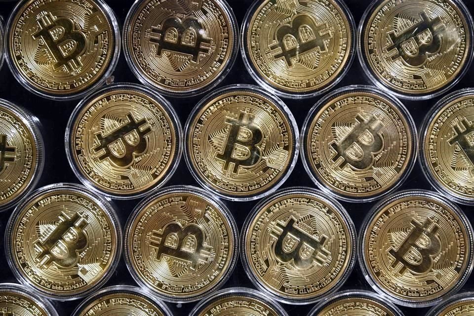 A mediados de abril, el bitcoin alcanzó un máximo de 64 mil dólares.