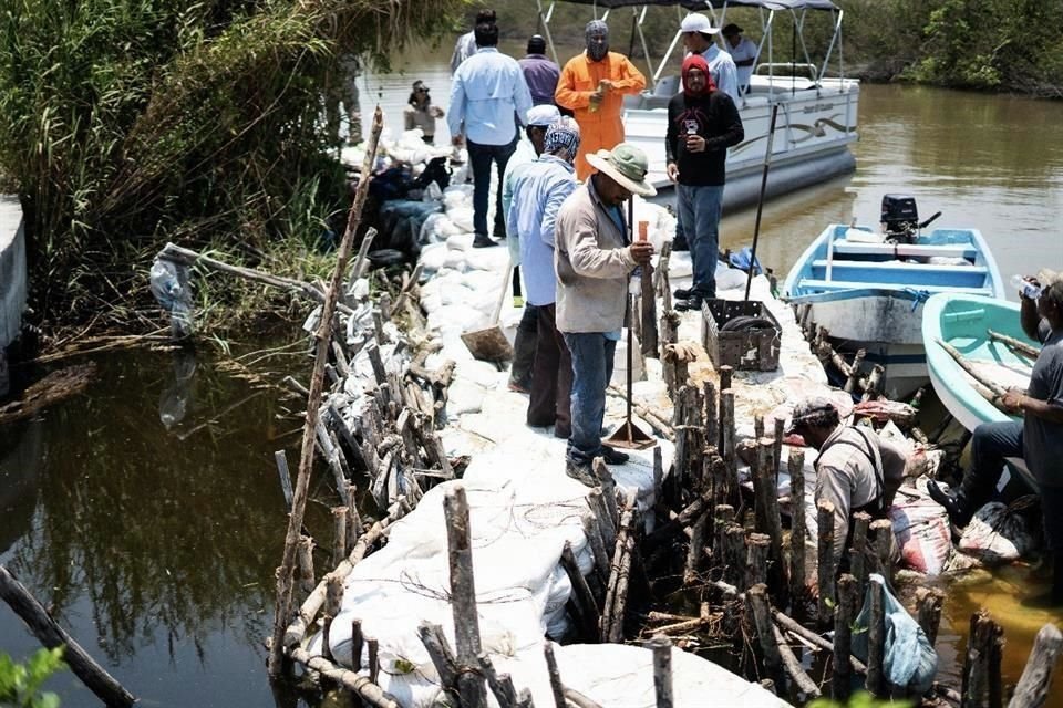 El dique, ubicado en Pánuco, al norte de Veracruz, guarda una longitud de 22 kilómetros.