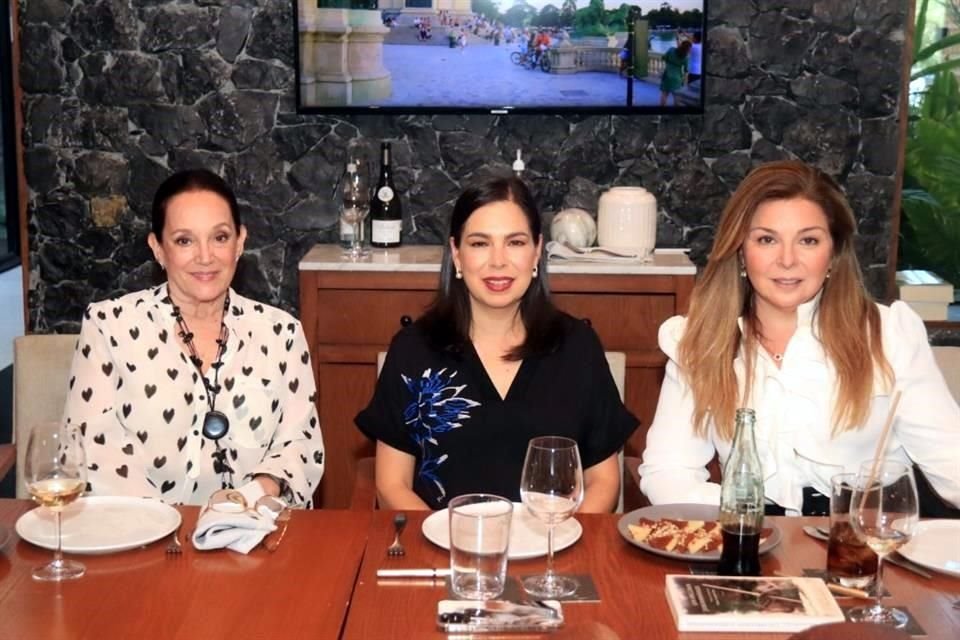 Nora Calderón, Gabriela Riveros y María Teresa Garza