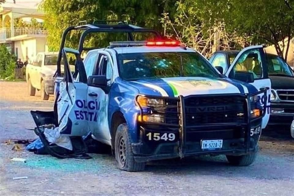 Fuentes señalan que un agente murió y dos resultaron gravemente heridos.