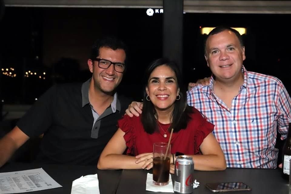 Gerardo Pérez, Nancy Cervantes y Adrián Canavati