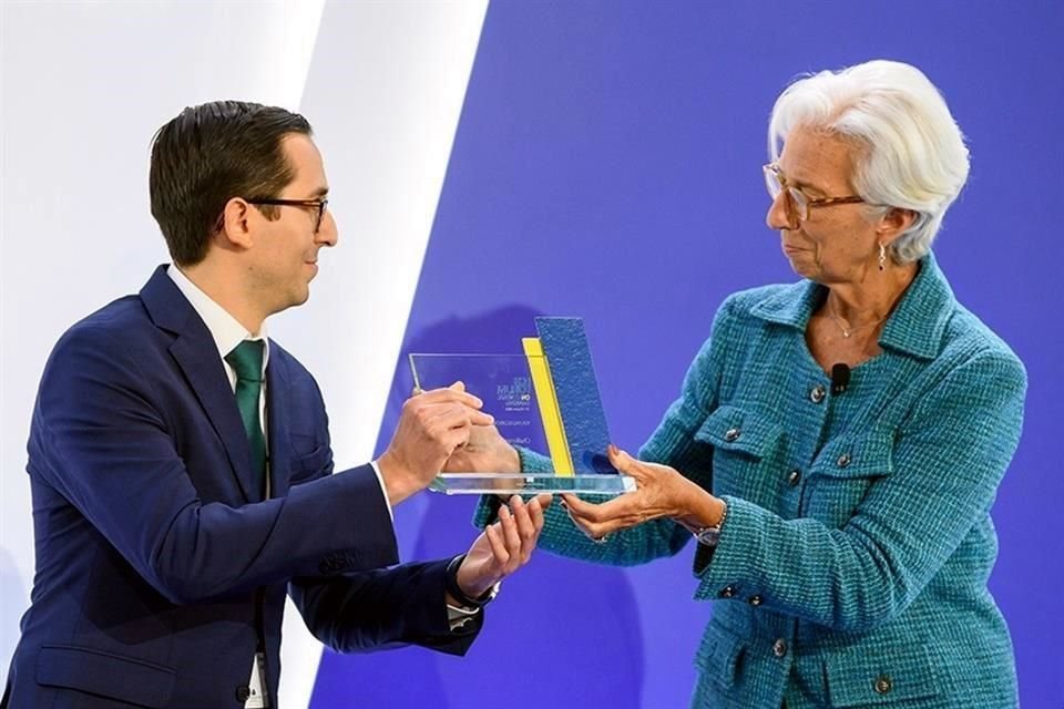 El premio fue entregado por Christine Lagarde, presidenta del BCE.