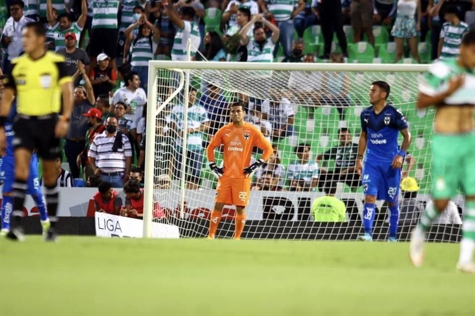 Y Santos no tardó en empatar el partido, con el gol de Harold.