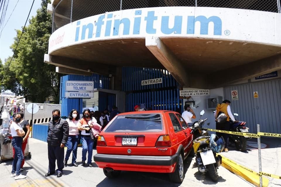 Oficinas de Telmex en Río Mixcoac y Avenida Universidad, Delegación Benito Juárez.