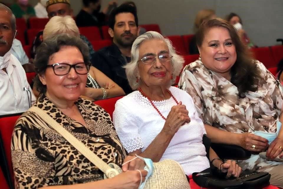 Nelly Morales, Emma Mirthala Cantú y Juanina Flores