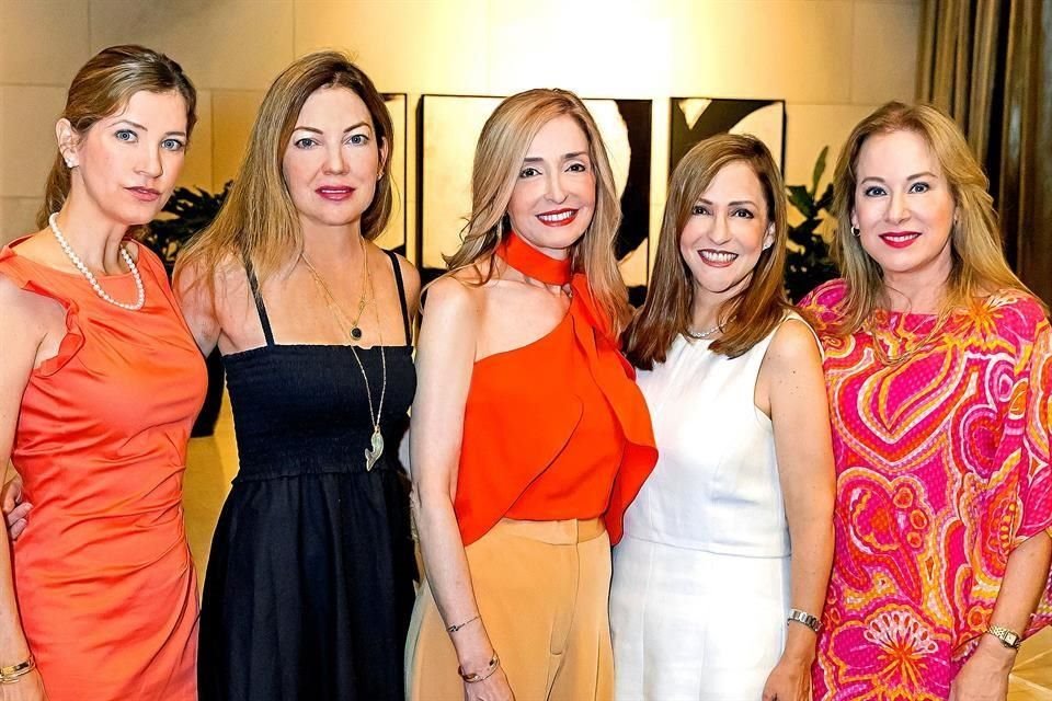 Laura Cantú, Alejandra Domínguez, Bárbara Herrera, Lorenza Herrera y Mónica Garza