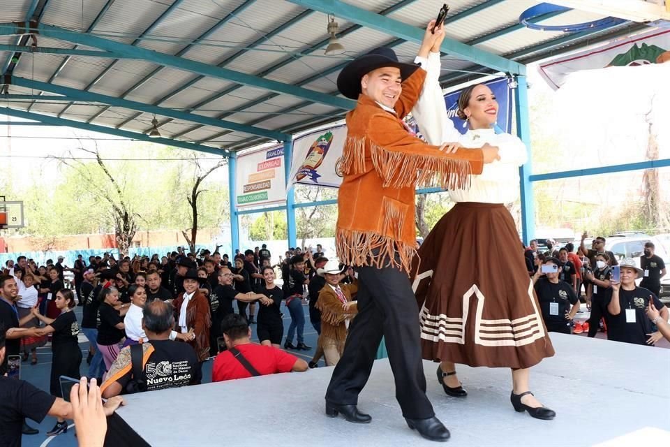 La Escuela Secundaria No. 11 'Doctor Jaime Torres Bodet' fue la sede del L Congreso Nacional para Maestros de Danza del Instituto de Investigación y Difusión de la Danza Mexicana, A.C.
