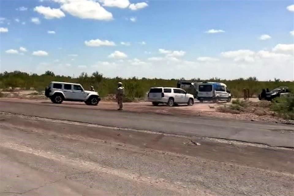 Los vehículos circulaban por el Libramiento Sabinas-Rosita e ingresaron a la mina por un camino de terracería que recién fue rehabilitado.