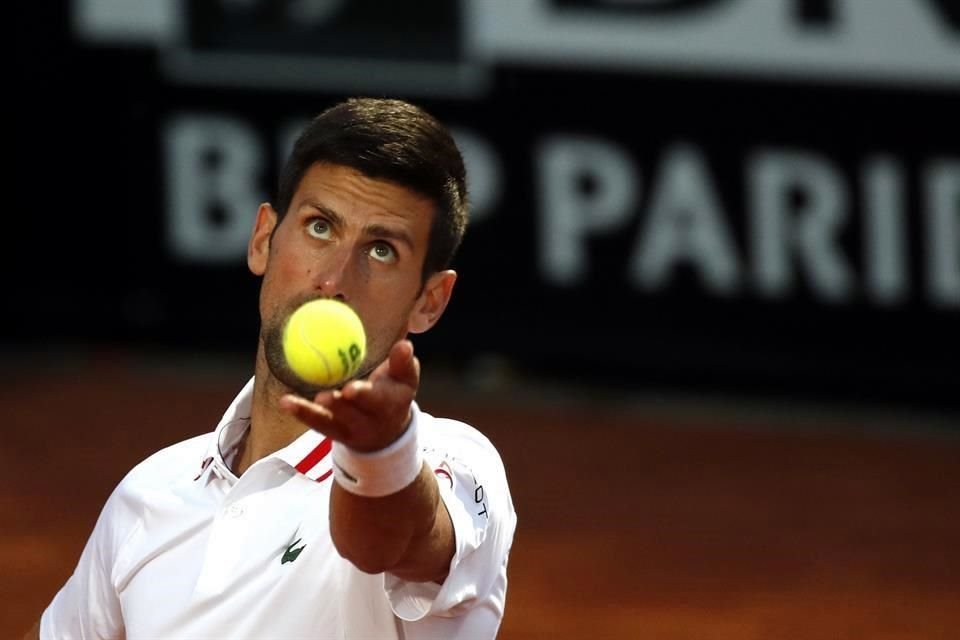 Novak Djokovic perdió la cabeza al momento de dirigirse al juez de silla.