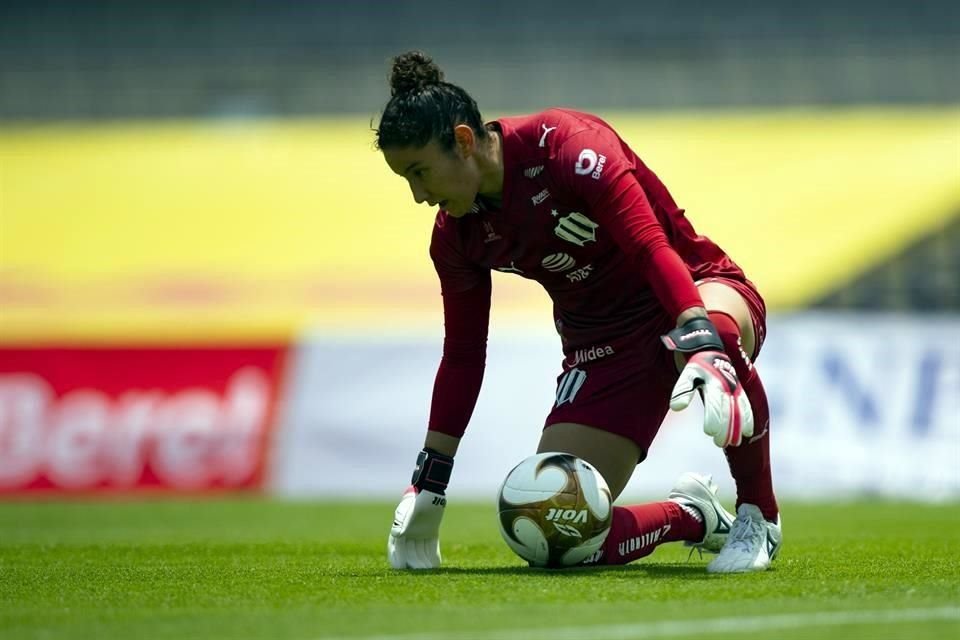 Alejandría Godínez ha sido una pieza clave para Rayadas al defender el arco.