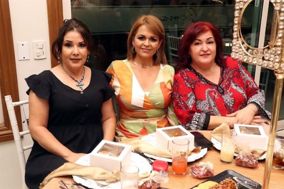 Alma Delia Orozco, Verónica Orozco y Isabel Orozco