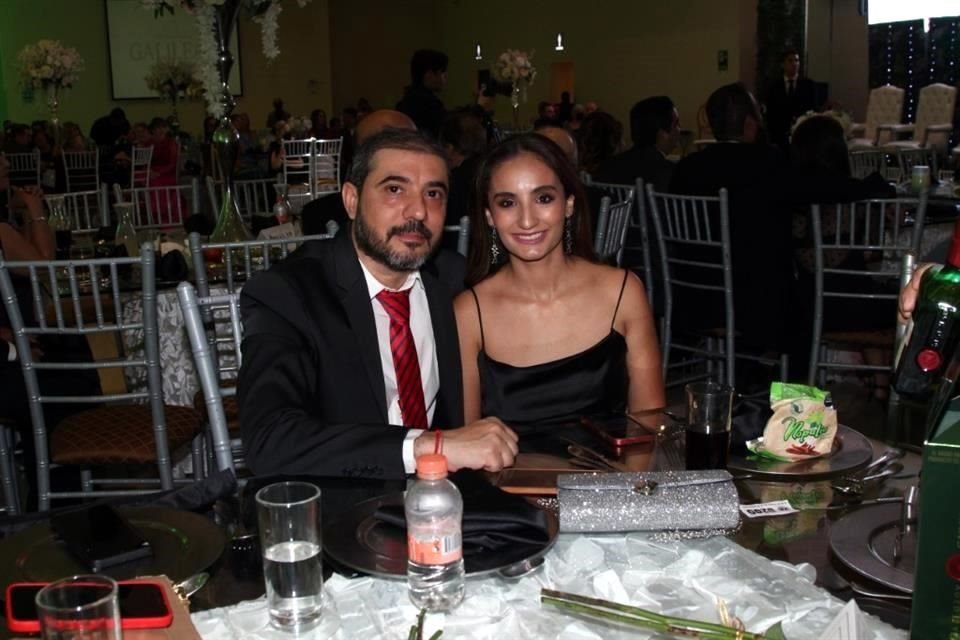 Erasmo Garza Núñez y Erika Treviño
