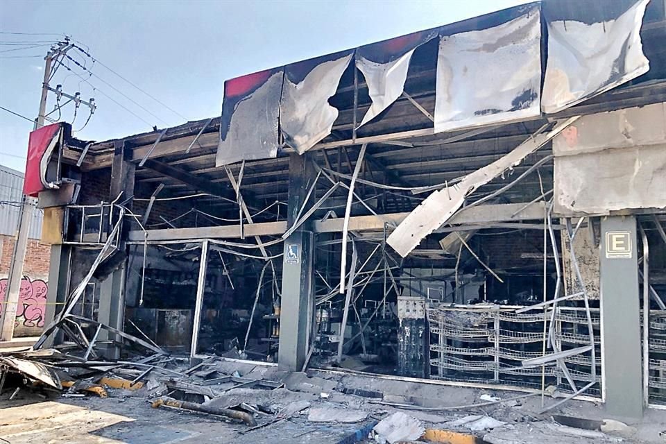 En Guanajuato reportaron 31 ataques y quema de comercios y autos.