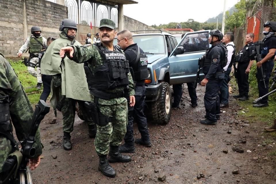 Alrededor de 300 federales y 200 de la Policía de Michoacán fueron desplegados.