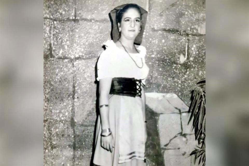 En su juventud, Elisa Dávila cantó en varias óperas.