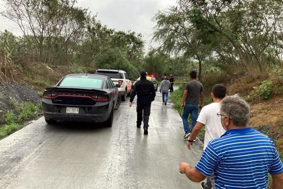 Alrededor de las 8:30 horas se reportó el hallazgo de una persona tirada en un camino que está a unos metros del Arroyo El Cochino, en El Cercado.