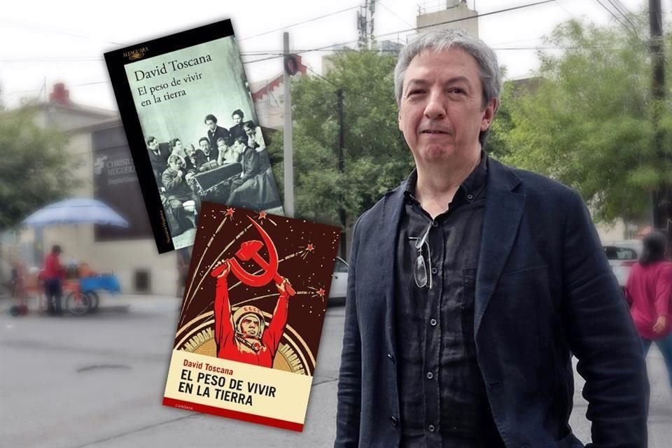 En su ms reciente novela 'El peso de vivir en la Tierra', el escritor David Toscana hace un recorrido por la literatura rusa.