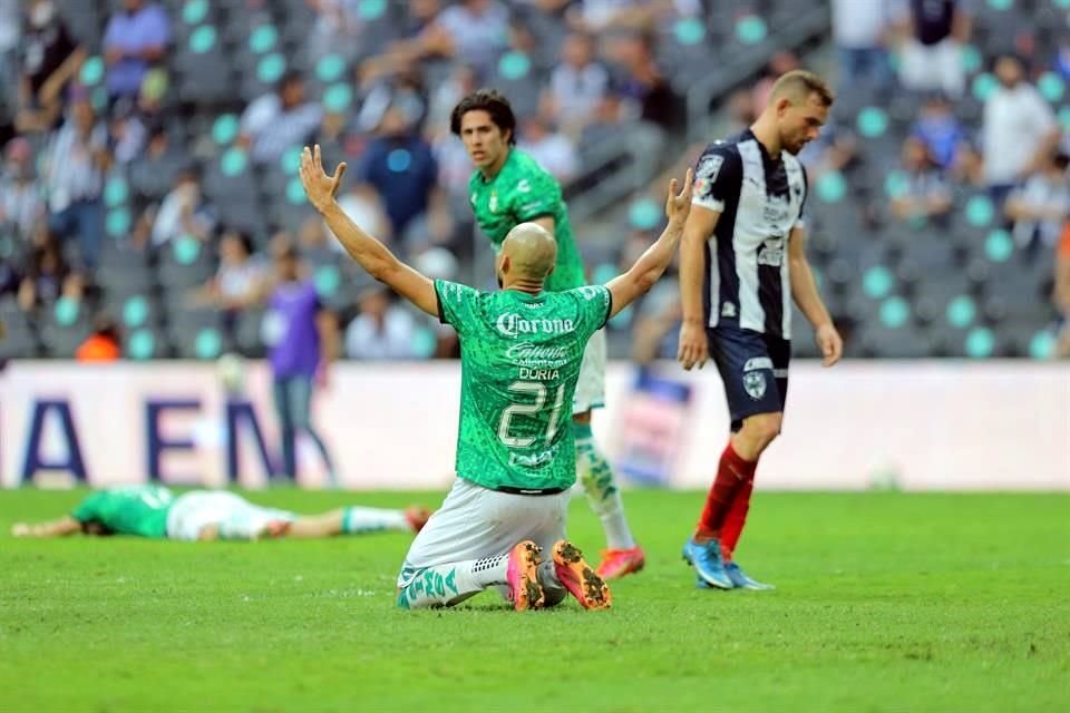 Santos hizo la travesura a Rayados y, con gol al 91', lo eliminó de la Liguilla.