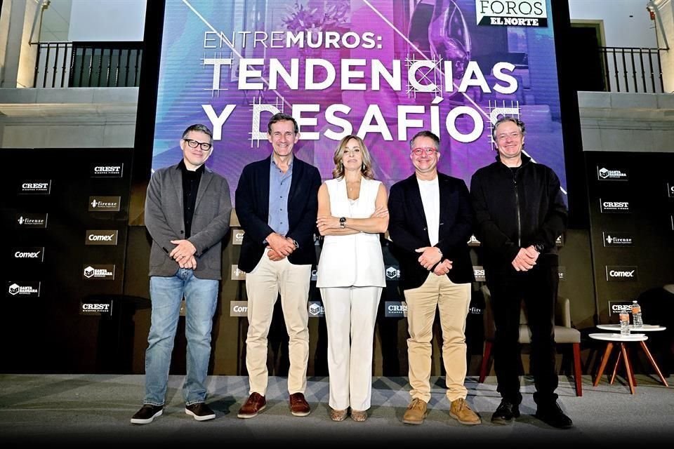 Oswaldo Muñoz, Víctor Legarreta, Elena Talavera, Jorge Arditti y Arturo Arditti