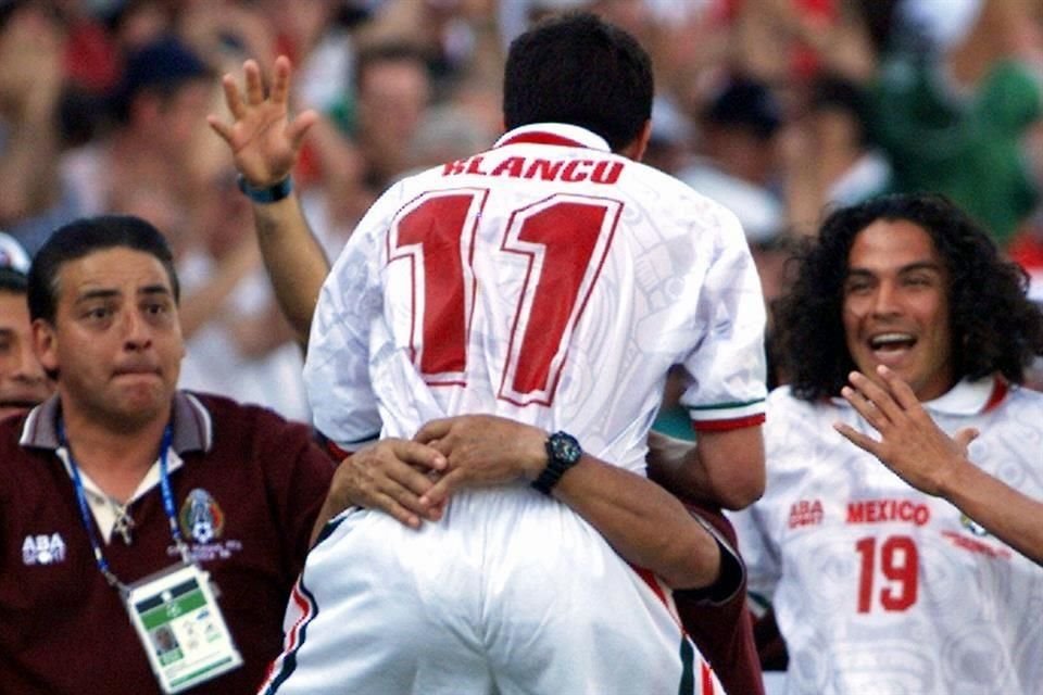 Cuauhtémoc Blanco ha sido el único mexicano que ha podido marcar gol en 3 Mundiales.