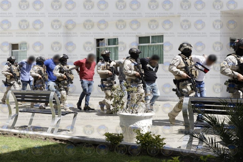 Al ser cuestionado al respecto, tras un evento de entrega de obras, Diego Sinhue destacó que los aprehendidos son jóvenes, algunos, menores de edad.