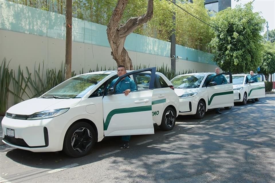 VEMO opera una plataforma integrada de movilidad limpia que combina vehículos eléctricos, infraestructura de recarga y tecnología de gestión de flotas.