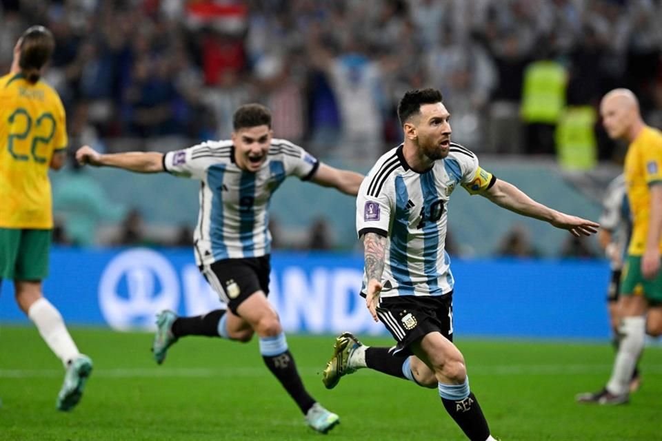 Messi y Álvarez, anotadores de Argentina ante Australia.