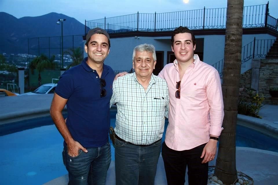 Arturo Escobar Rodríguez, Arturo Escobar Yáñez y Pedro Villanueva González