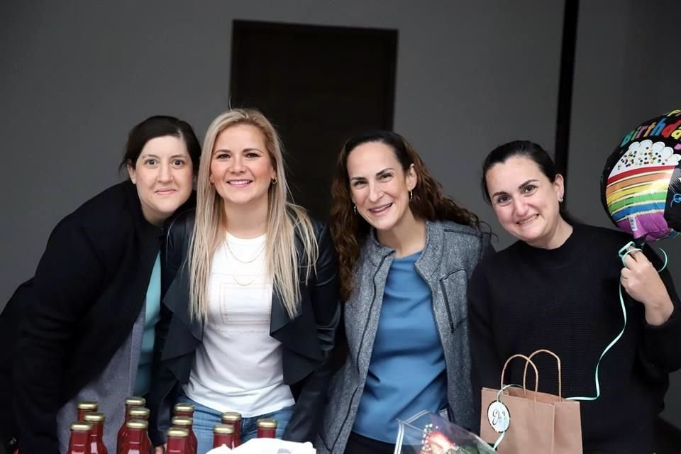 Karina Rodríguez, Claudia Medina, Tania Benavides y Liliana de Garza