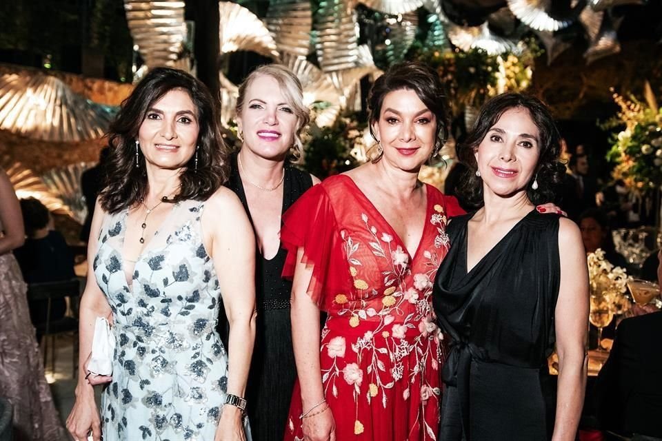 Gloria Argüello, Janet Benfiel, Sara Argüello de Audelo y Guadalupe Quintana