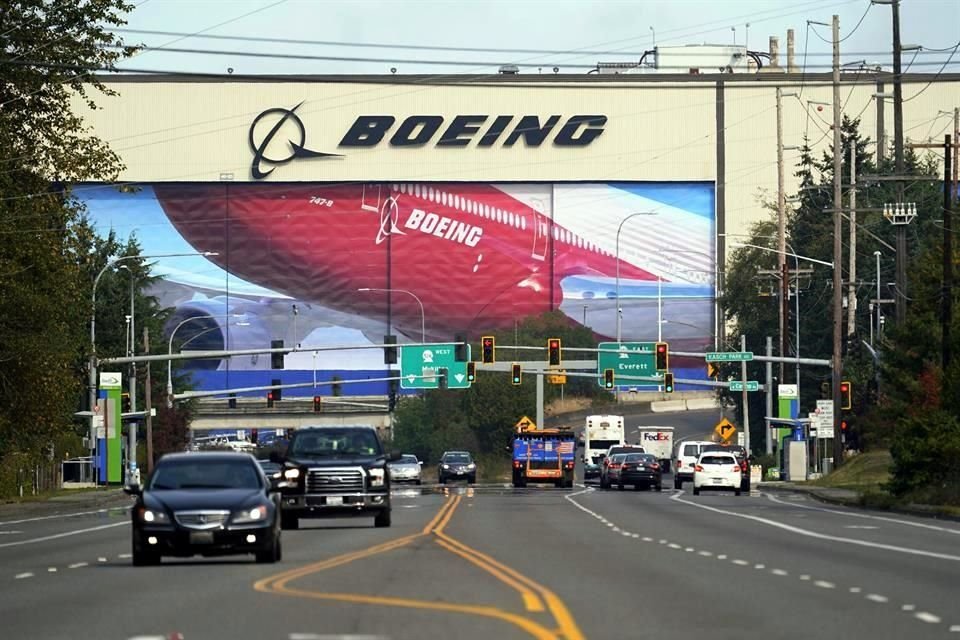 En 2020 Boeing tuvo unas pérdidas récord de 11 mil 873 mdd.