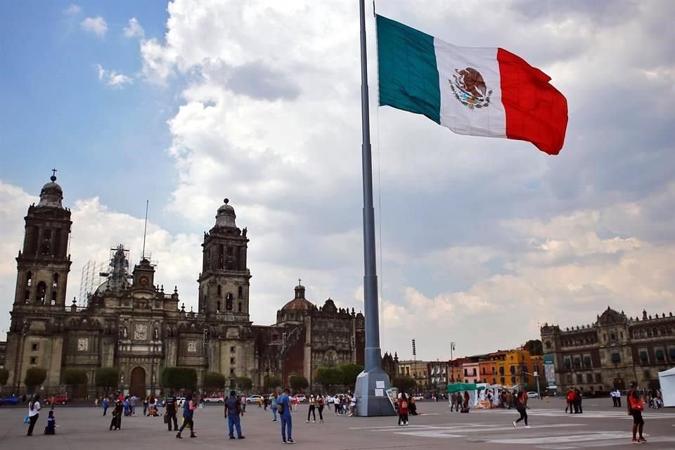 S&P ratificó la calificación para la deuda soberana de México en BBB, con perspectiva negativa, ante una gestión macroeconómica cautelosa.