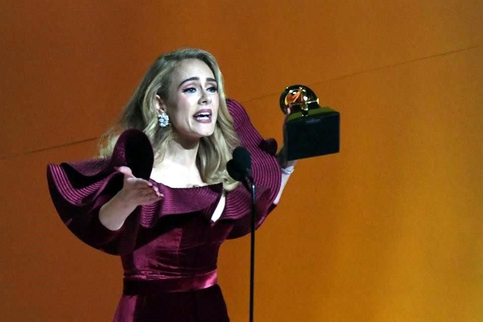 Adele recibió el premio a l mejor performance Pop solista.