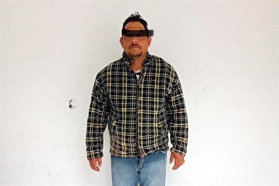 Un hombre sospechoso de homicidio es detenido con droga y un cargador de arma tras desatar una persecución en la Col. Fomerrey, en Linares.