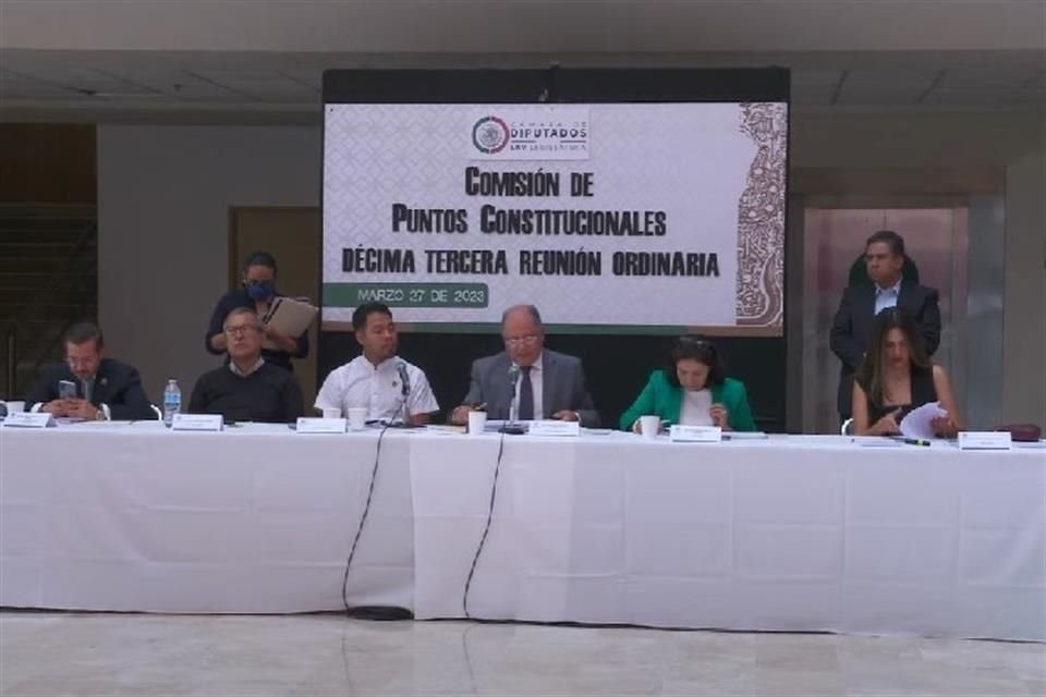 Comisión en San Lázaro aprobó dictamen para permitir que extranjeros emitan opiniones políticas sobre México sin ser expulsados del País.
