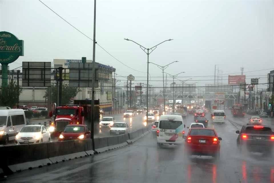 Protección Civil estatal alertó a la población sobre lluvias, chubascos y tormenta eléctrica, además de temperatura mínima de 14 grados.