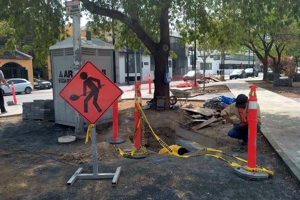 Sólo dos trabajadores fueron vistos ayer en las obras del Parque La Cuchilla, alrededor de las 14:00 horas.