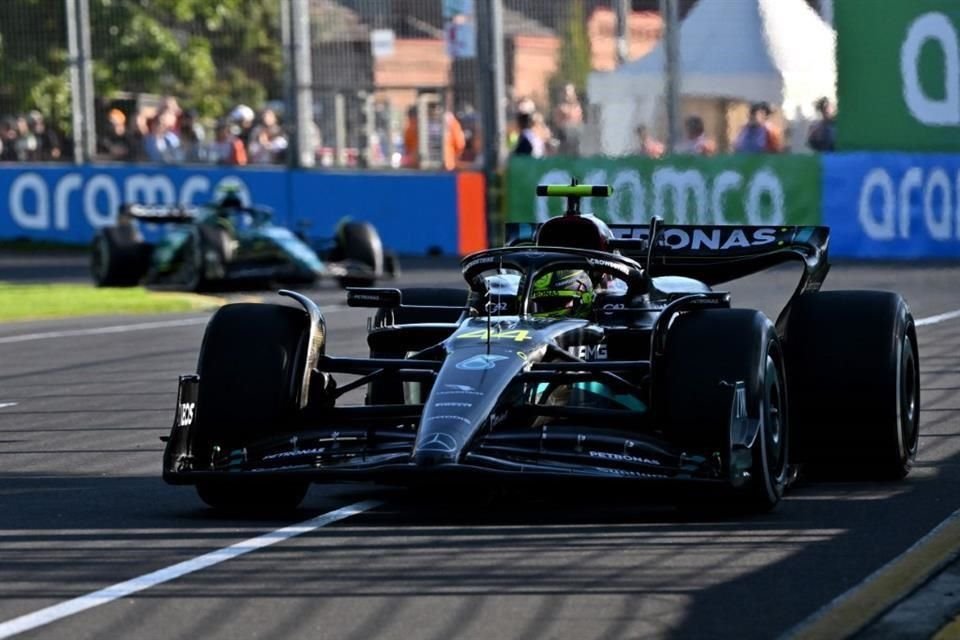 Lewis Hamilton fue líder por muy poco, pero logró finalizar en el segundo puesto en Australia.